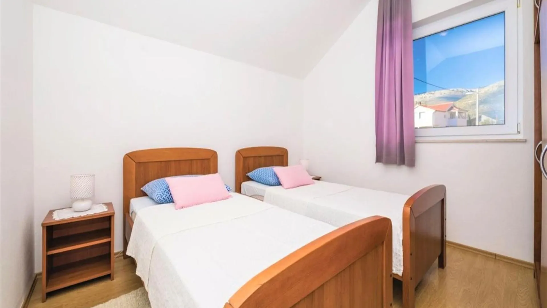 Trogir Comfortable Apartment With Terrace