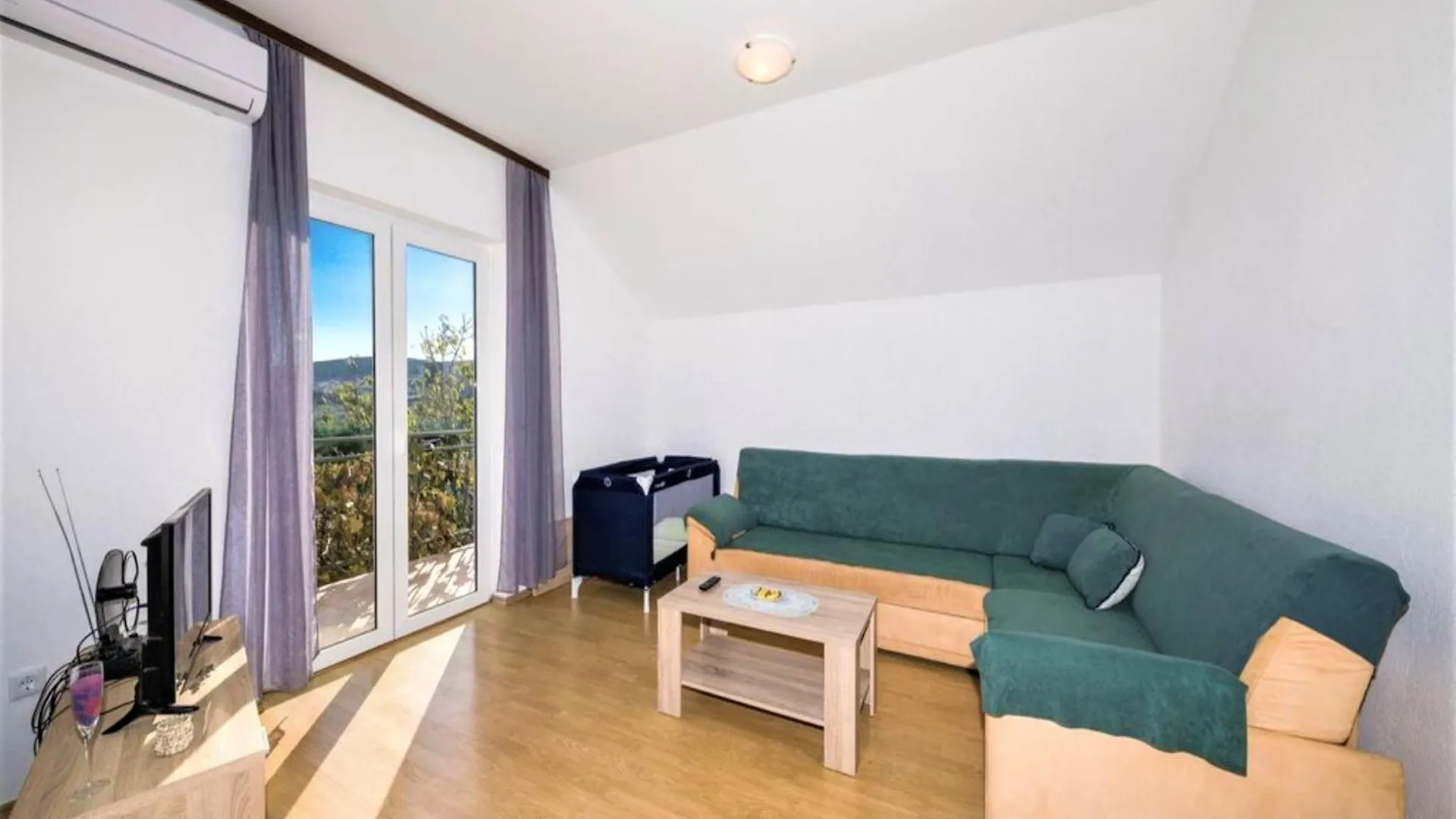 Trogir Comfortable Apartment With Terrace Croatia