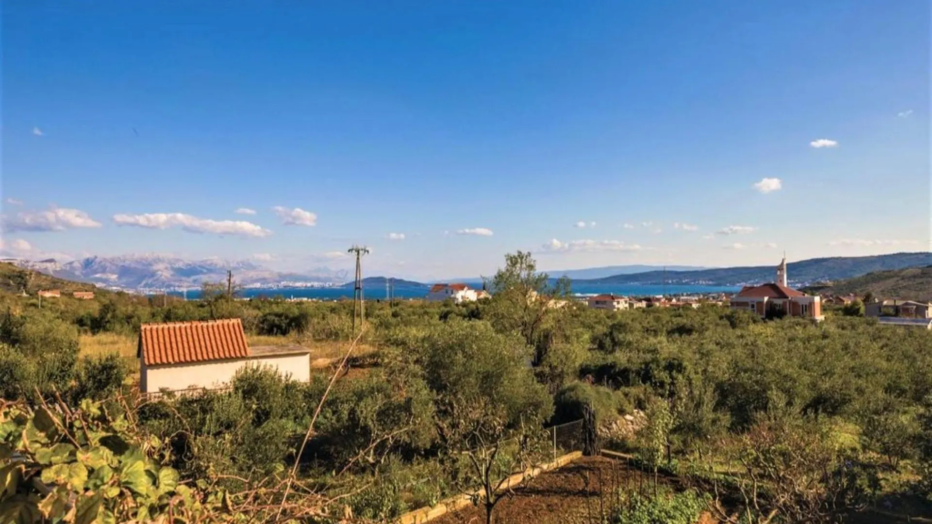 Trogir Comfortable Apartment With Terrace