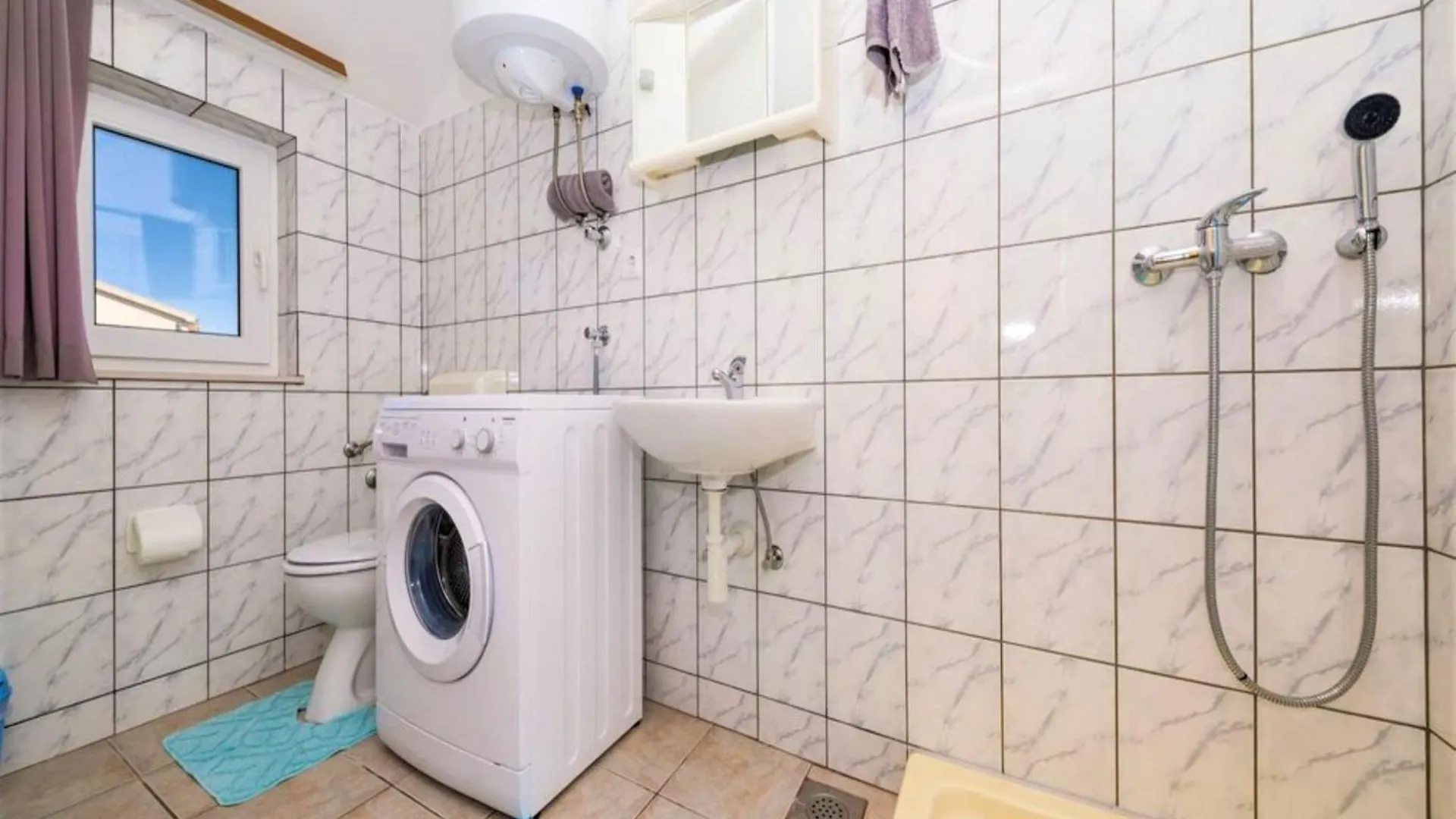 Trogir Comfortable Apartment With Terrace