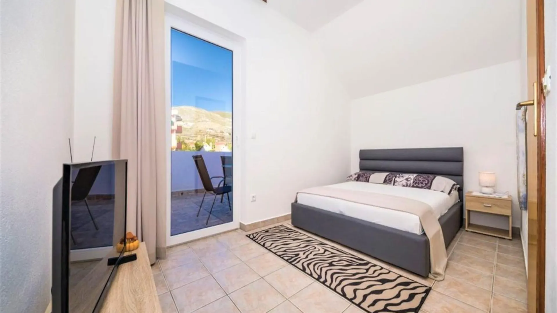 Trogir Comfortable Apartment With Terrace Croatia